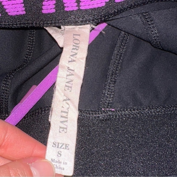 Lorna Jane Active Wear Run Addict Women’s Sz S Black 15” Inseam Capri Tights - Picture 5 of 7